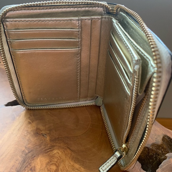 Tory Burch Metallic Wallet - Picture 7 of 7